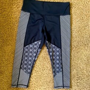 Orangetheory fitness black crop leggings XL